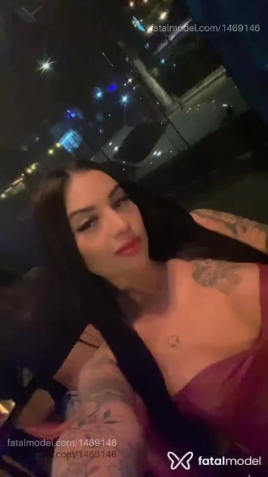 Acompanhante mulher com cabelo castanho de olhos mel - Nathi Acompanhante mulher com cabelo castanho de olhos mel - Nathi