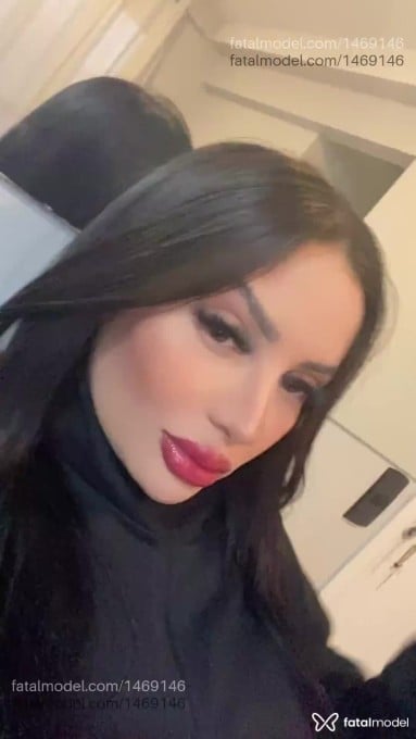 Acompanhante mulher com cabelo castanho de olhos mel - Nathi Acompanhante mulher com cabelo castanho de olhos mel - Nathi