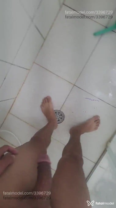 Acompanhante homem com cabelo castanho de olhos castanhos - Vitor Miguel Acompanhante homem com cabelo castanho de olhos castanhos - Vitor Miguel
