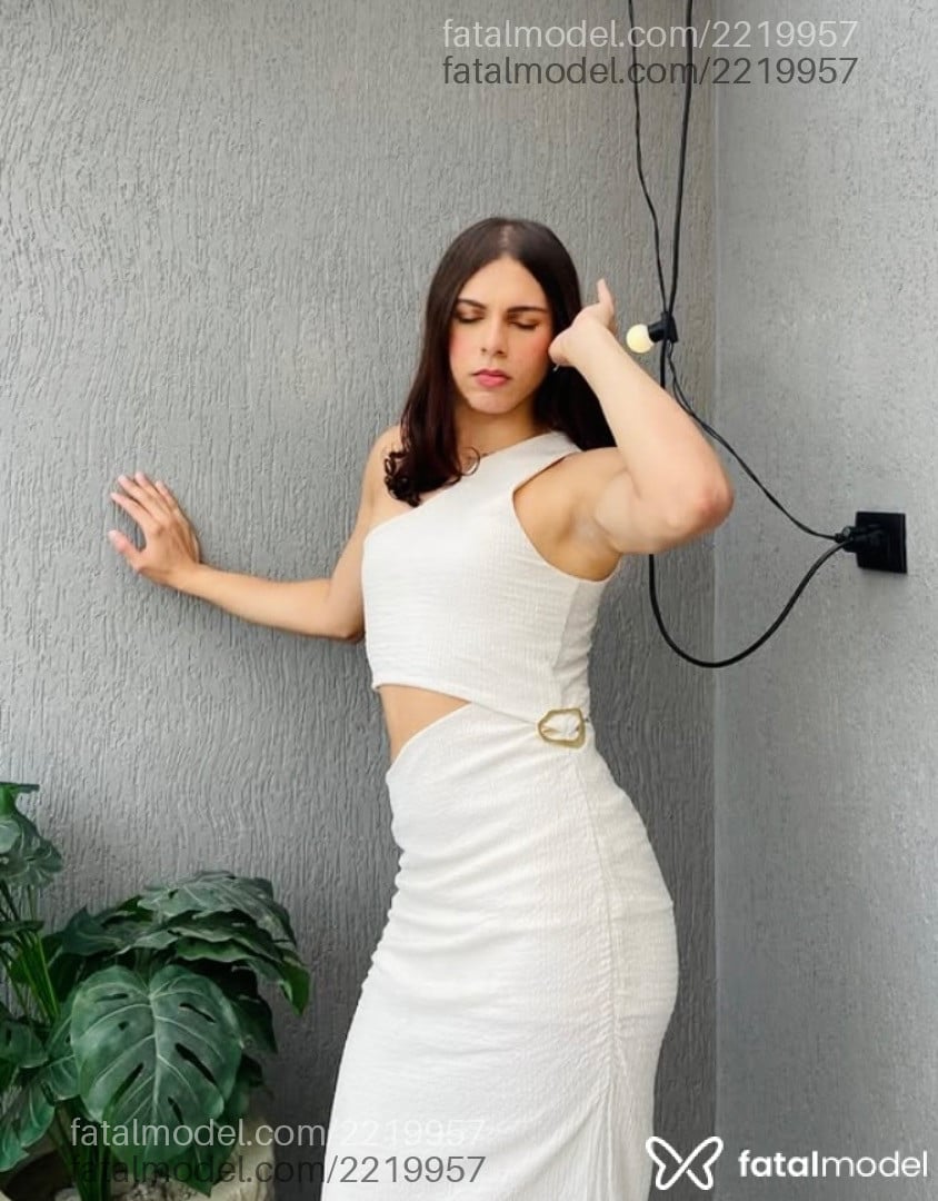 Acompanhante mulher trans com cabelo castanho de olhos castanhos em São Paulo Acompanhante mulher trans com cabelo castanho de olhos castanhos em São Paulo - Carol