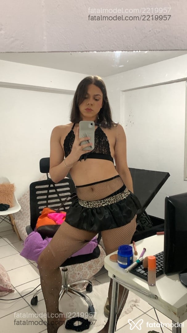 Acompanhante mulher trans com cabelo castanho de olhos castanhos em São Paulo - Carol