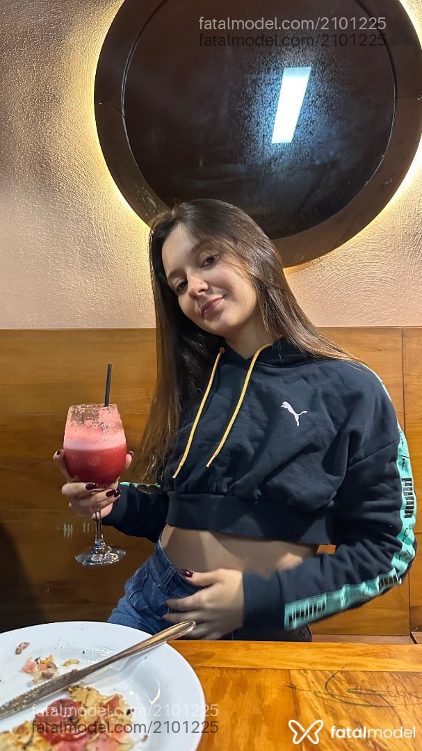 Acompanhante mulher loira (o) de olhos mel em Arcos - Bebela