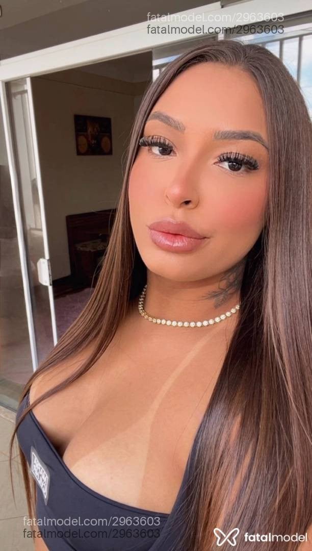 Acompanhante mulher com cabelo castanho de olhos castanhos em Bragança Paulista - Vick Lux