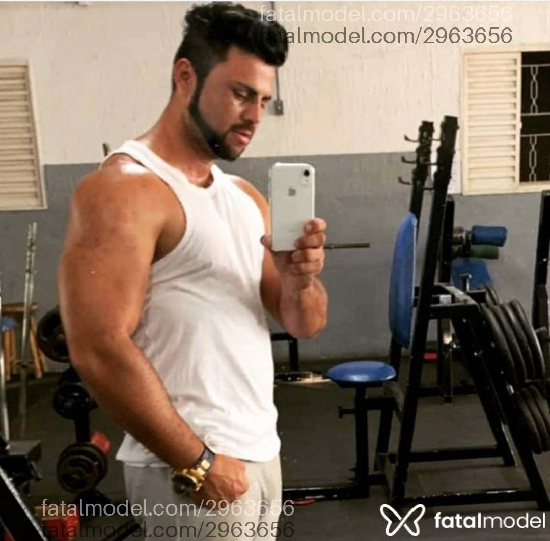Acompanhante homem com cabelo castanho de olhos pretos em Virtual Acompanhante homem com cabelo castanho de olhos pretos em Virtual - Paulista