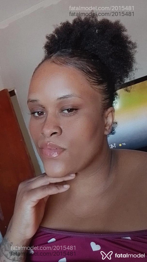 Acompanhante mulher com cabelo castanho de olhos castanhos em Itupeva Acompanhante mulher com cabelo castanho de olhos castanhos em Itupeva - Jadi