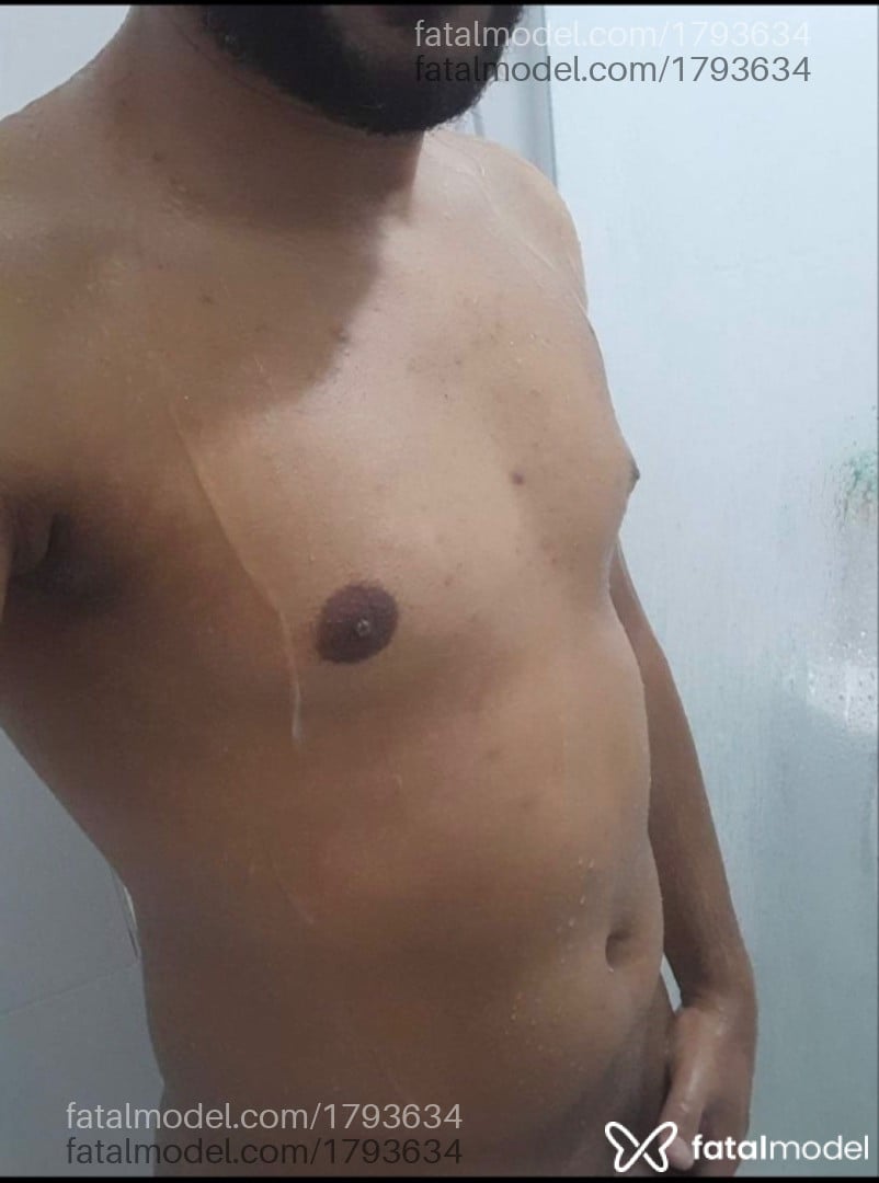 Acompanhante homem morena (o) de olhos castanhos - Halisson Acompanhante homem morena (o) de olhos castanhos - Halisson