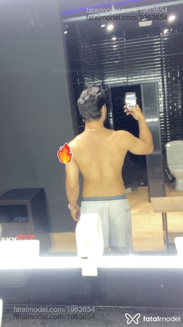 Acompanhante homem morena (o) de olhos castanhos em Rio Verde Acompanhante homem morena (o) de olhos castanhos em Rio Verde - Kauê