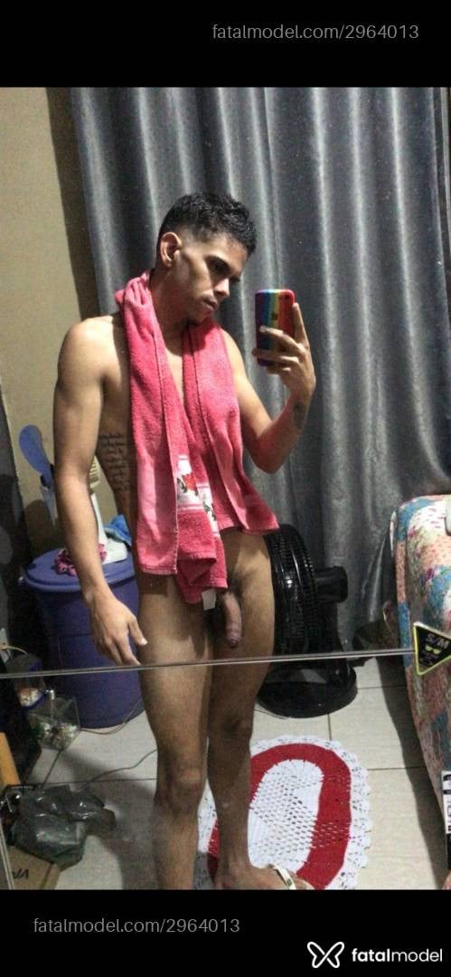 Acompanhante homem com cabelo castanho de olhos pretos em Uberlândia - Henrique Silva