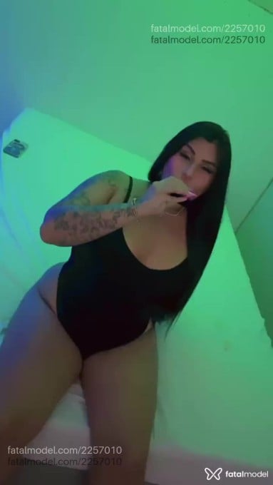 Acompanhante mulher morena (o) de olhos castanhos - Emilly