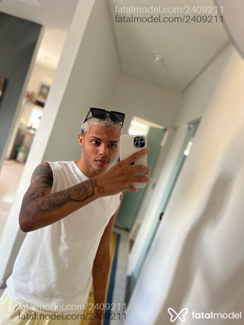 Acompanhante homem loira (o) de olhos pretos em Porto Seguro - Dilton Silva