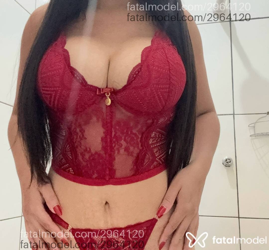 Acompanhante mulher com cabelo castanho de olhos castanhos - Mel
