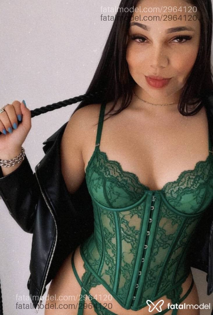 Acompanhante mulher com cabelo castanho de olhos castanhos em Itumbiara - Mel
