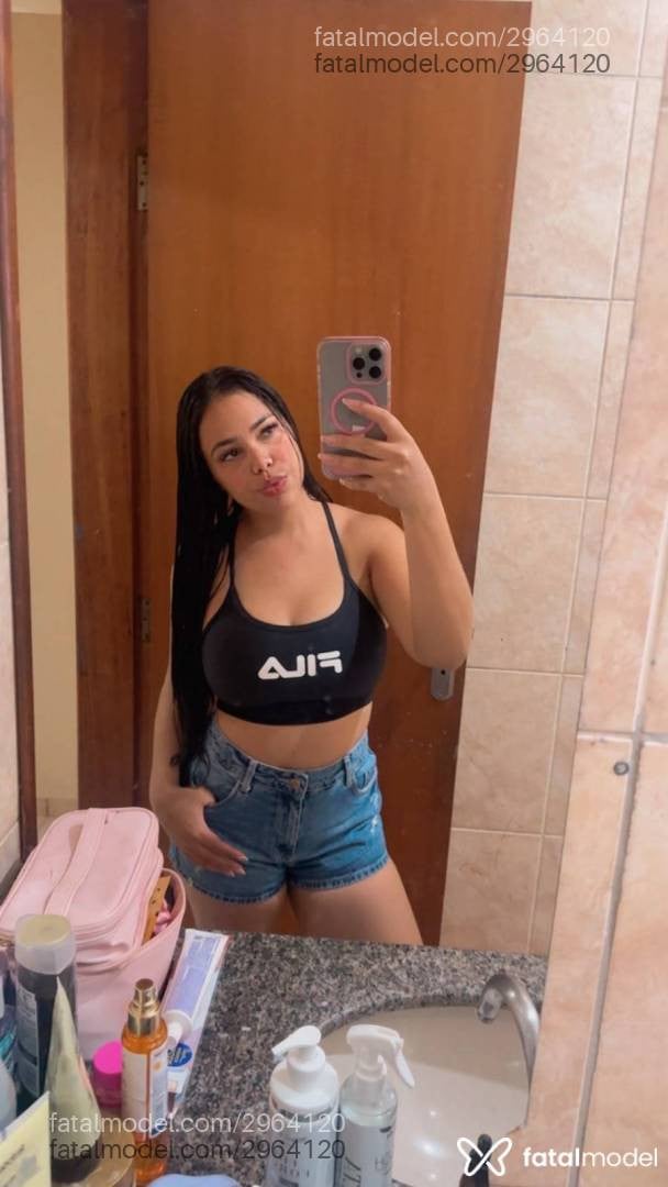 Acompanhante mulher com cabelo castanho de olhos castanhos em Itumbiara - Mel