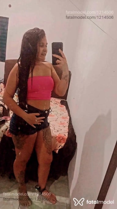 Acompanhante mulher morena (o) de olhos castanhos - Morena Acompanhante mulher morena (o) de olhos castanhos - Morena
