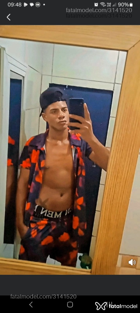 Acompanhante homem morena (o) de olhos pretos - Gatio Acompanhante homem morena (o) de olhos pretos - Gatio