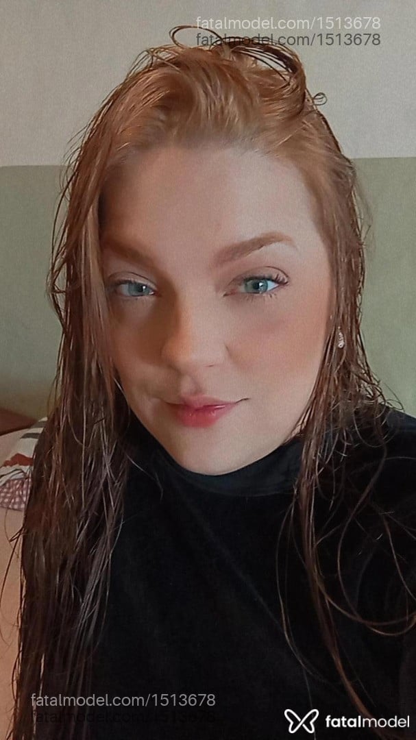 Acompanhante mulher com cabelo castanho de olhos verdes em Imbituba - Nanda Alves
