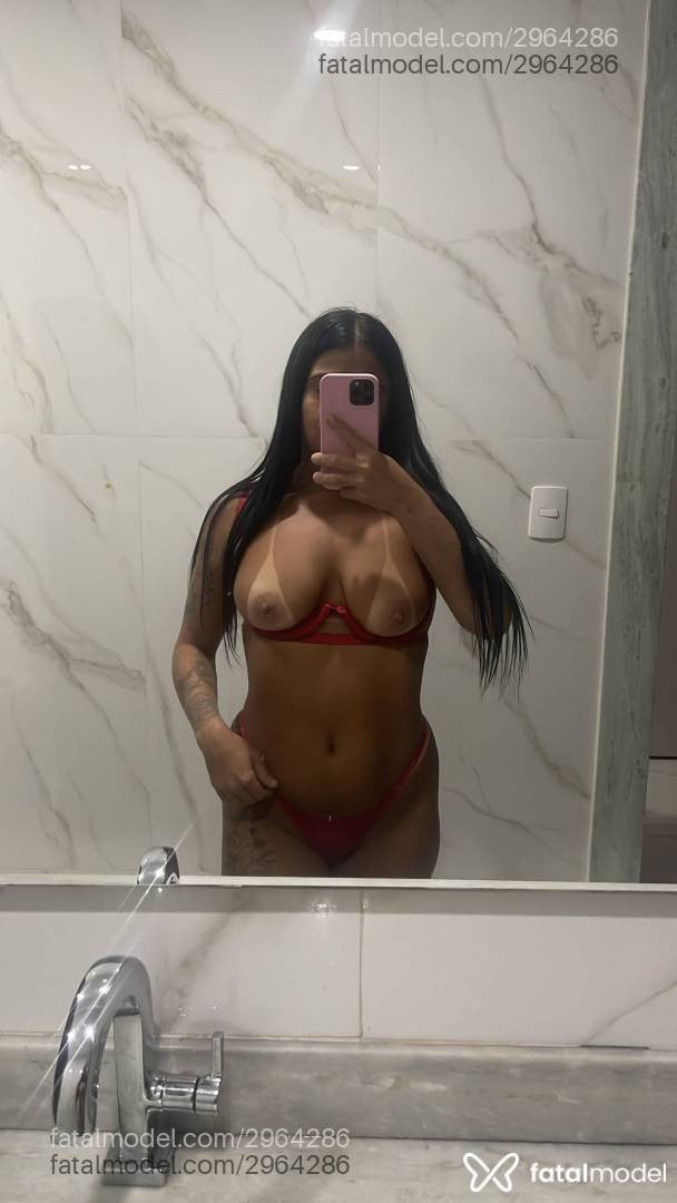 Acompanhante mulher morena (o) de olhos pretos - Mari