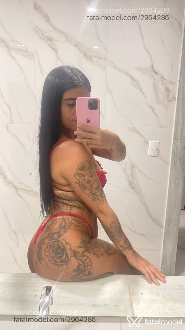 Acompanhante mulher morena (o) de olhos pretos - Mari