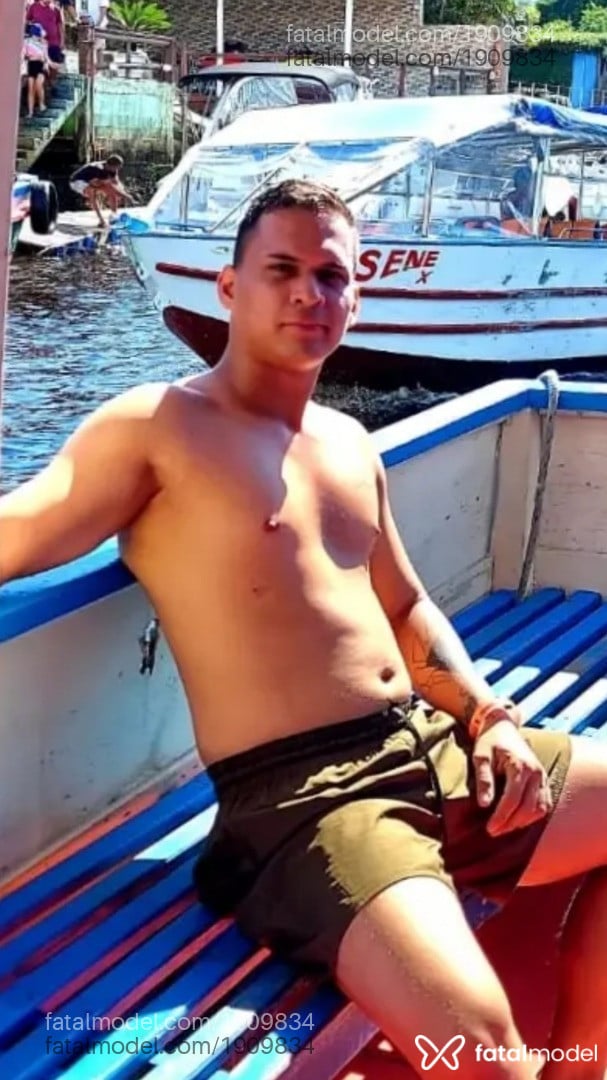 Acompanhante homem com cabelo castanho de olhos castanhos em Passo Fundo Acompanhante homem com cabelo castanho de olhos castanhos em Passo Fundo - Bill Antonio