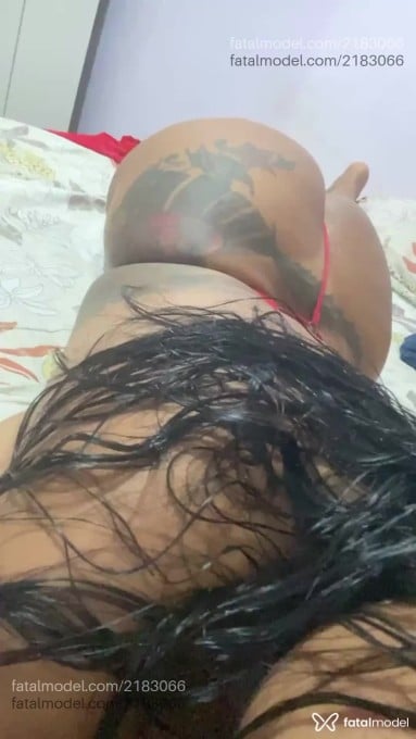 Acompanhante mulher morena (o) de olhos castanhos - Annee