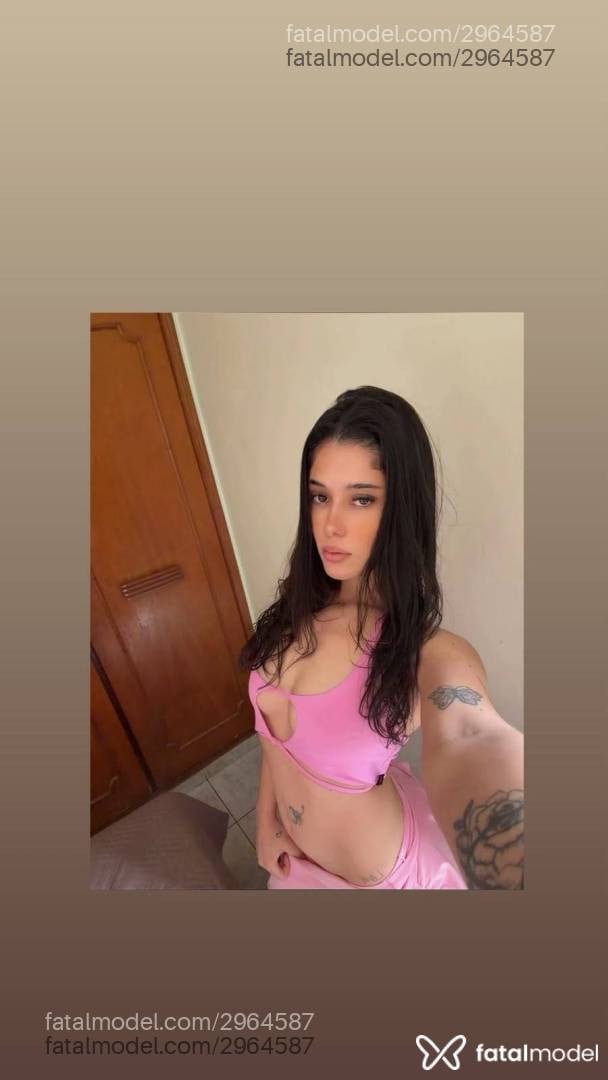 Acompanhante mulher com cabelo castanho de olhos castanhos - Pietra Gabrele