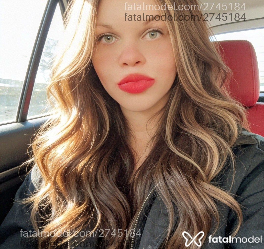 Acompanhante mulher com cabelo castanho de olhos azuis em Piracicaba - Raissa Muniz