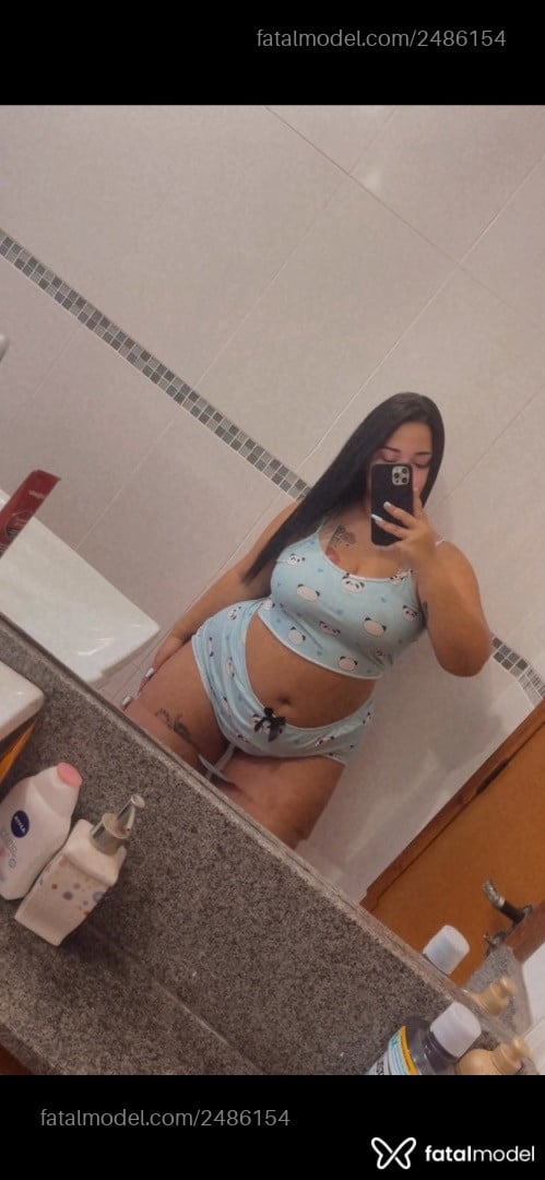 Acompanhante mulher morena (o) de olhos pretos - Livia