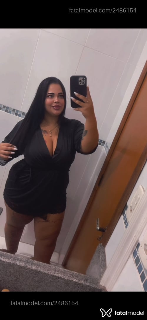 Acompanhante mulher morena (o) de olhos pretos - Livia