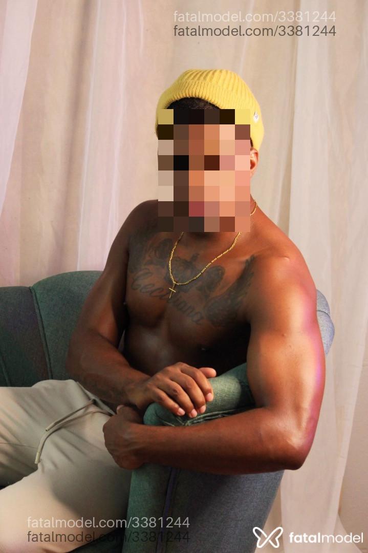 Acompanhante homem morena (o) de olhos castanhos - Vinicius