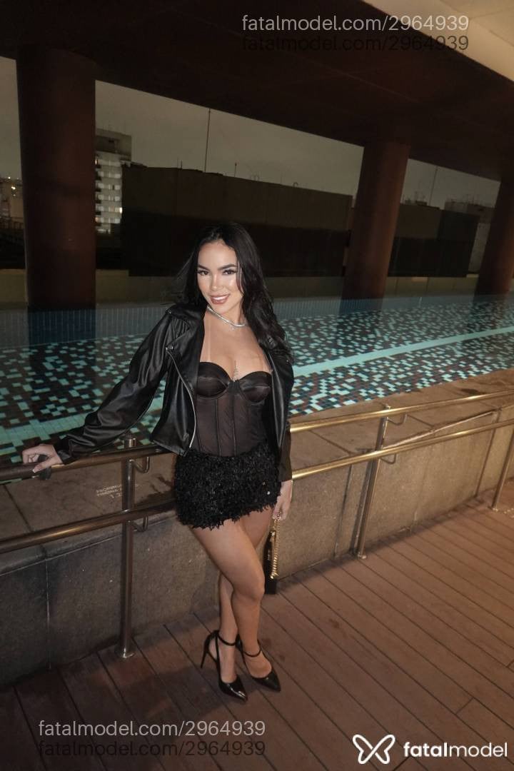 Acompanhante mulher com cabelo castanho de olhos castanhos - Fernanda Campos