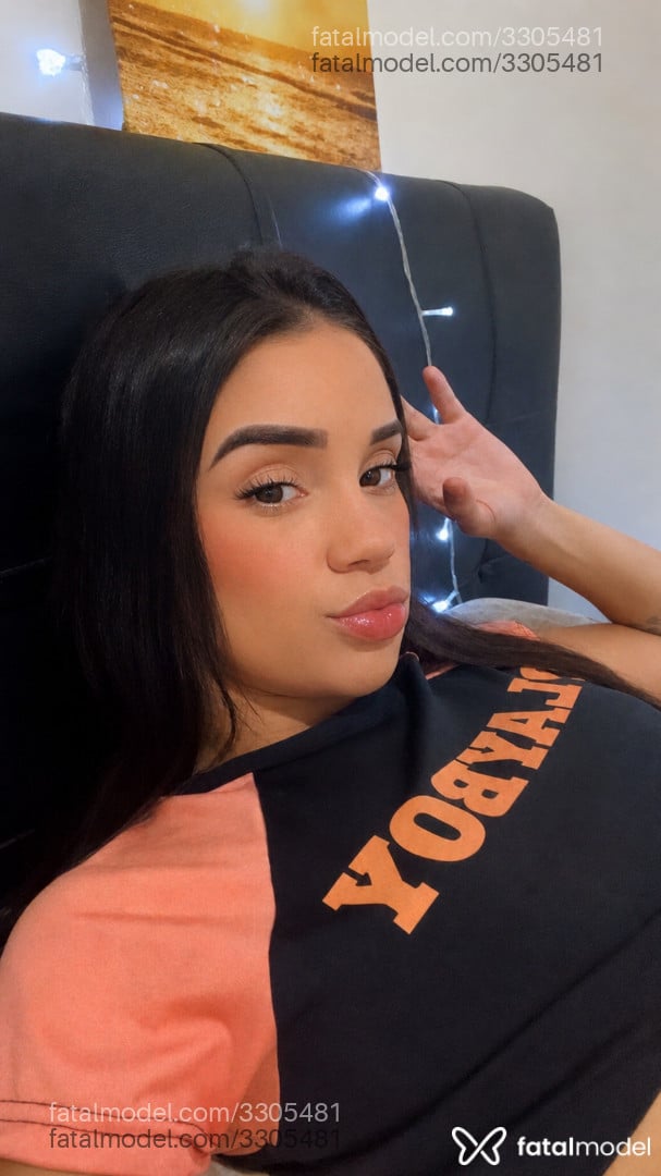 Acompanhante mulher com cabelo castanho de olhos castanhos em Armação dos Búzios - Renata