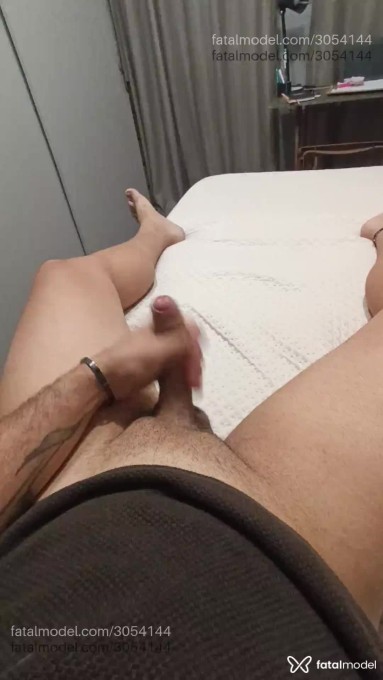 Acompanhante homem morena (o) de olhos castanhos - Massoterapeutavst