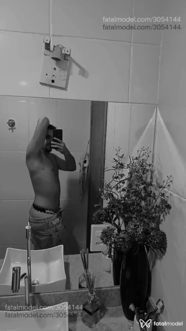 Acompanhante homem morena (o) de olhos castanhos - Massoterapeutavst