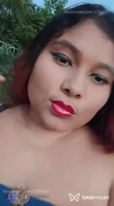 Acompanhante mulher com cabelo colorido de olhos castanhos - Tayna