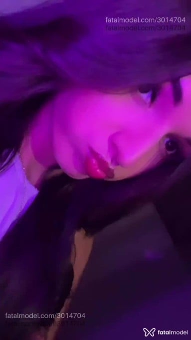 Acompanhante mulher trans com cabelo castanho de olhos castanhos - Polianna Chaves