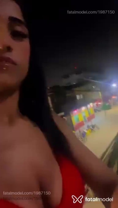 Acompanhante mulher com cabelo castanho de olhos mel em São Vicente Acompanhante mulher com cabelo castanho de olhos mel em São Vicente - Kamila