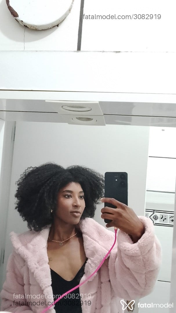 Acompanhante mulher morena (o) de olhos pretos em Pelotas Acompanhante mulher morena (o) de olhos pretos em Pelotas - Pretinhaebony