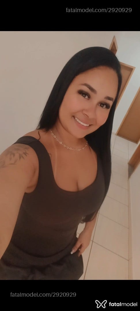 Acompanhante mulher morena (o) de olhos castanhos - Rafaela Gabriela
