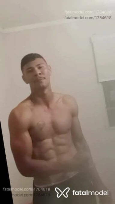 Acompanhante homem morena (o) de olhos pretos em Itapema Acompanhante homem morena (o) de olhos pretos em Itapema - Diguinho Pitbul