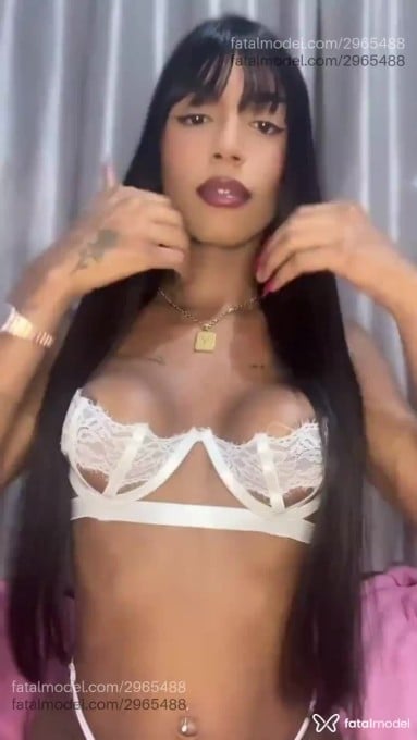 Acompanhante mulher trans com cabelo castanho de olhos pretos em Belo Horizonte - Jamily índiaa