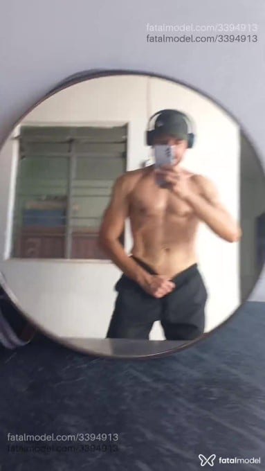 Acompanhante homem com cabelo castanho de olhos pretos em Goiânia Acompanhante homem com cabelo castanho de olhos pretos em Goiânia - Ricardo Santos