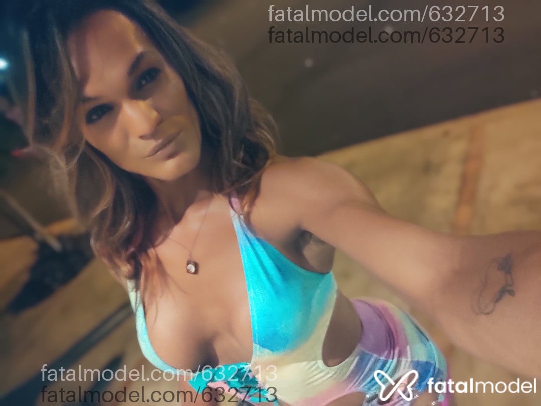 Acompanhante mulher trans com cabelo castanho de olhos castanhos em Toledo - Claudia Stefanelly