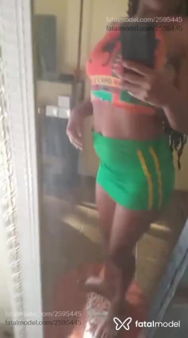 Acompanhante mulher morena (o) de olhos pretos em Cariacica Acompanhante mulher morena (o) de olhos pretos em Cariacica - Preta