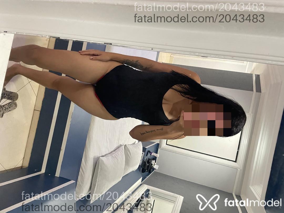 Acompanhante mulher com cabelo castanho de olhos mel - Camila Souza Acompanhante mulher com cabelo castanho de olhos mel - Camila Souza