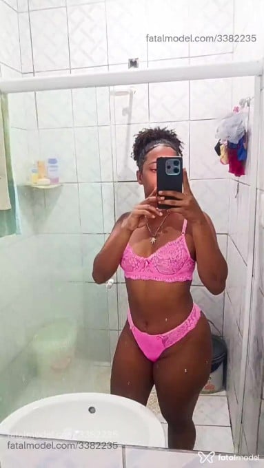 Acompanhante mulher morena (o) de olhos castanhos em Salvador Acompanhante mulher morena (o) de olhos castanhos em Salvador - Rosalina