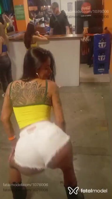 Acompanhante mulher trans com cabelo castanho de olhos castanhos em Franca Acompanhante mulher trans com cabelo castanho de olhos castanhos em Franca - Isabella Castro