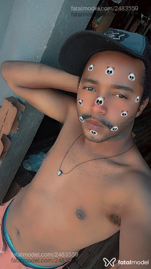 Acompanhante não-binário morena (o) de olhos pretos em Tangará da Serra Acompanhante não-binário morena (o) de olhos pretos em Tangará da Serra - Lucas Luz