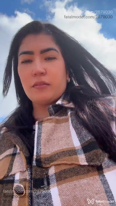 Acompanhante mulher com cabelo castanho de olhos castanhos - Tayla Oliveira