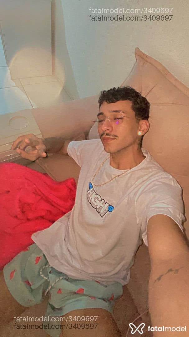 Acompanhante homem morena (o) de olhos castanhos em Fortaleza Acompanhante homem morena (o) de olhos castanhos em Fortaleza - Vinicius Filgueira