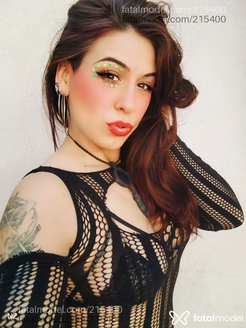 Acompanhante mulher com cabelo castanho de olhos mel - Nicolly Zuichër Acompanhante mulher com cabelo castanho de olhos mel - Nicolly Zuichër